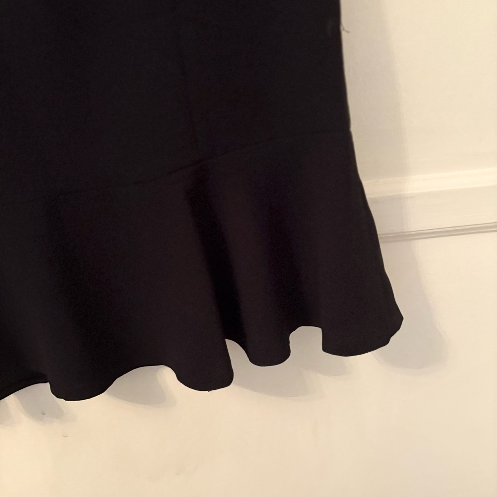 Lauren Ralph Lauren Classic Black Dress with Flounce Hemline -Zip Back Sz 10 - Picture 4 of 10